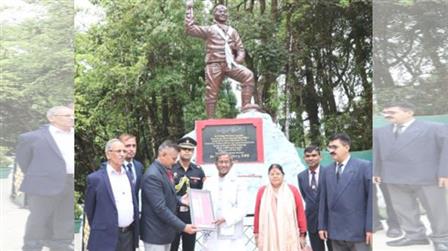 सिक्किमका गभर्नर दार्जिलिङ एचएमआईको भ्रमण गर्दै